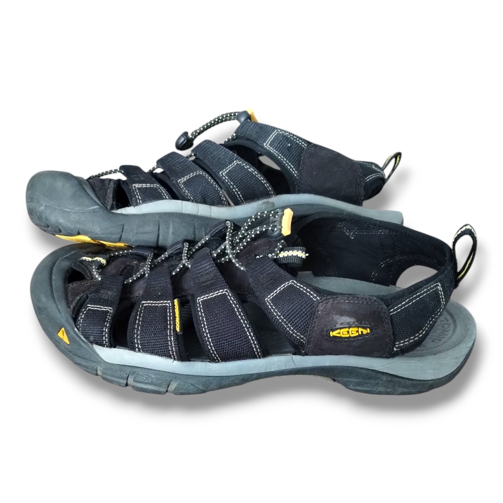 Keen Men's Newport H2 Black Hybrid Sandal